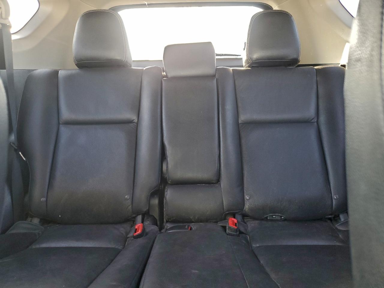 2013 TOYOTA RAV4 XLE photo 19