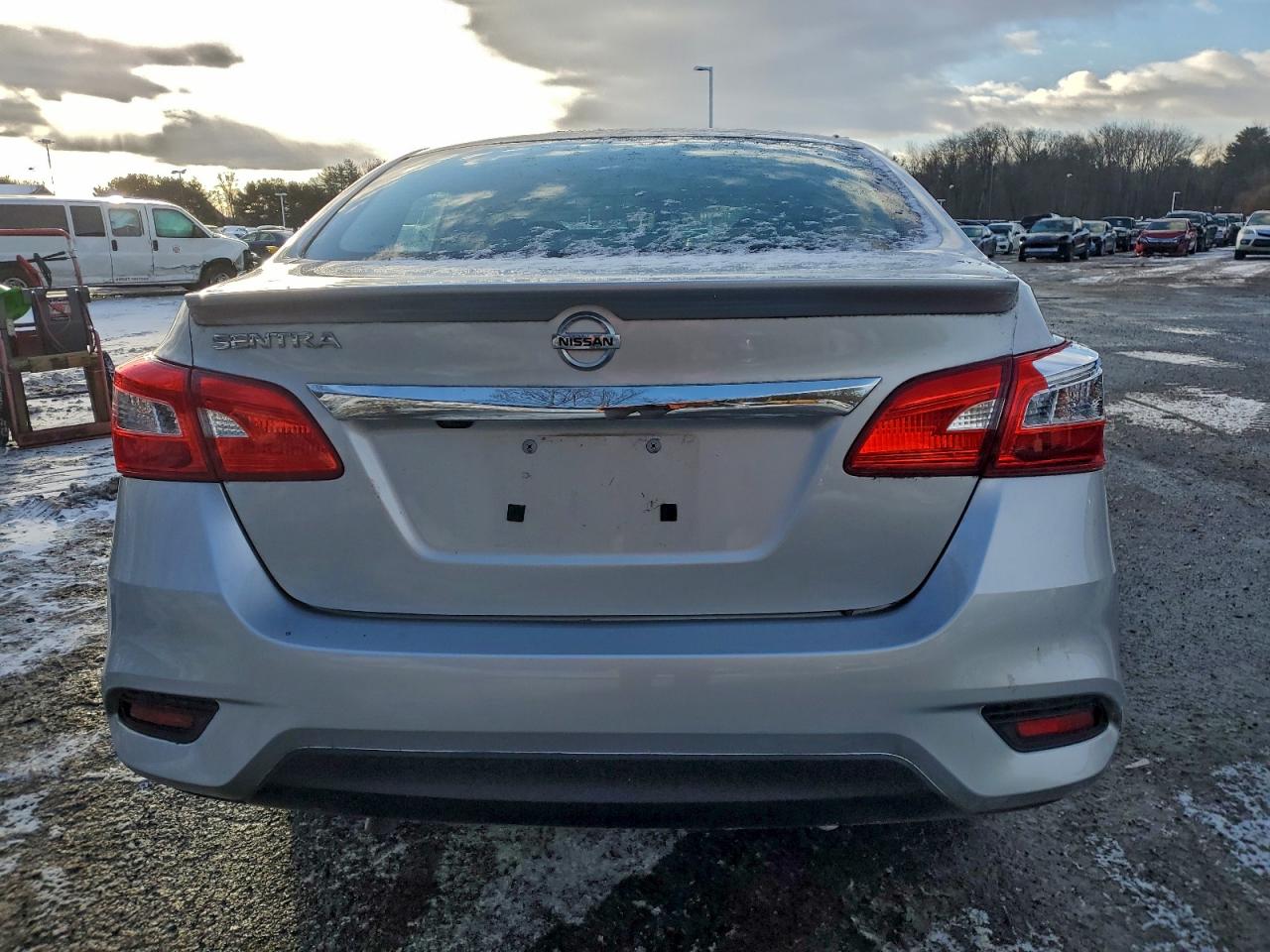 2019 NISSAN SENTRA S photo 6