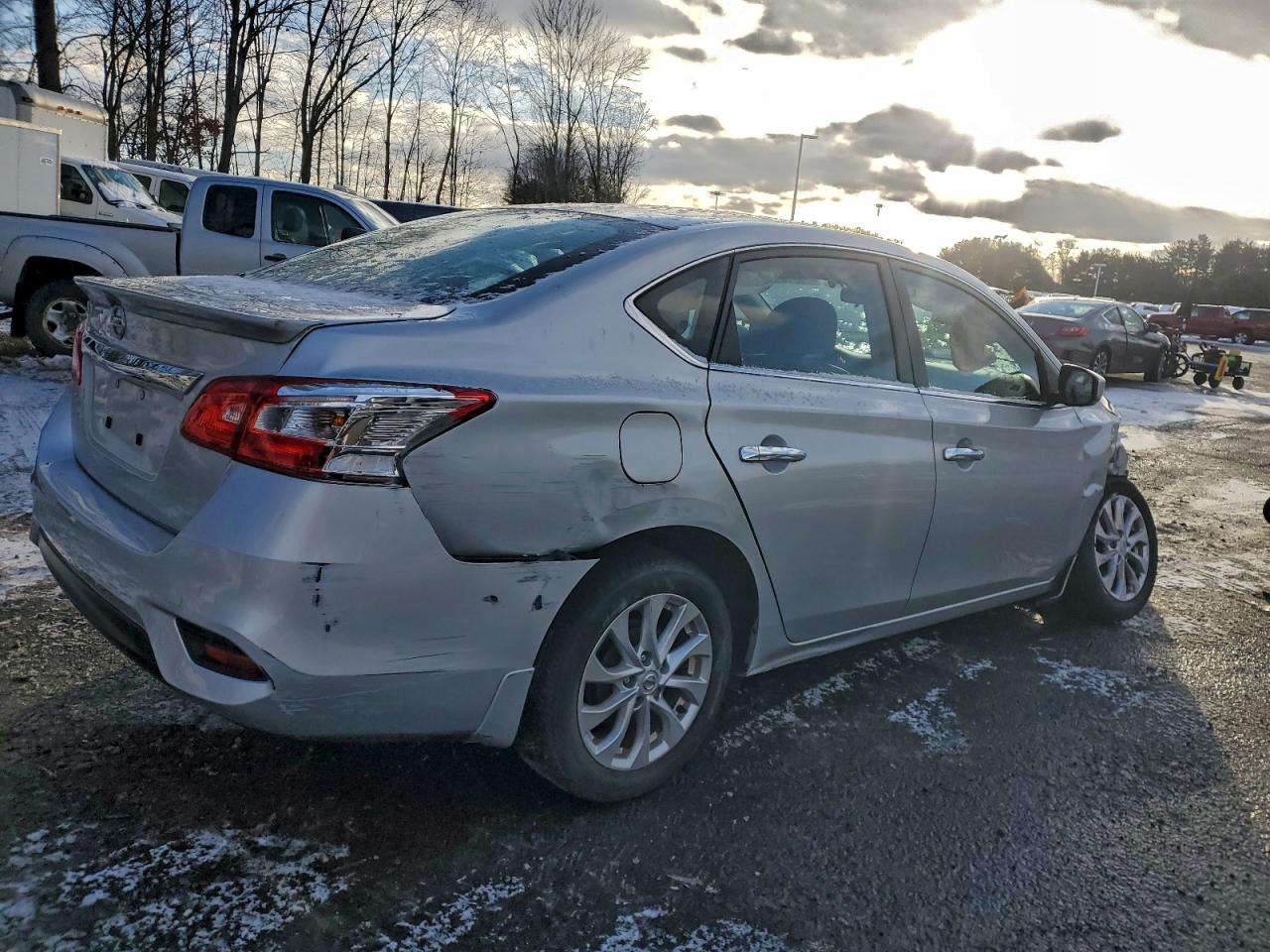 2019 NISSAN SENTRA S photo 3
