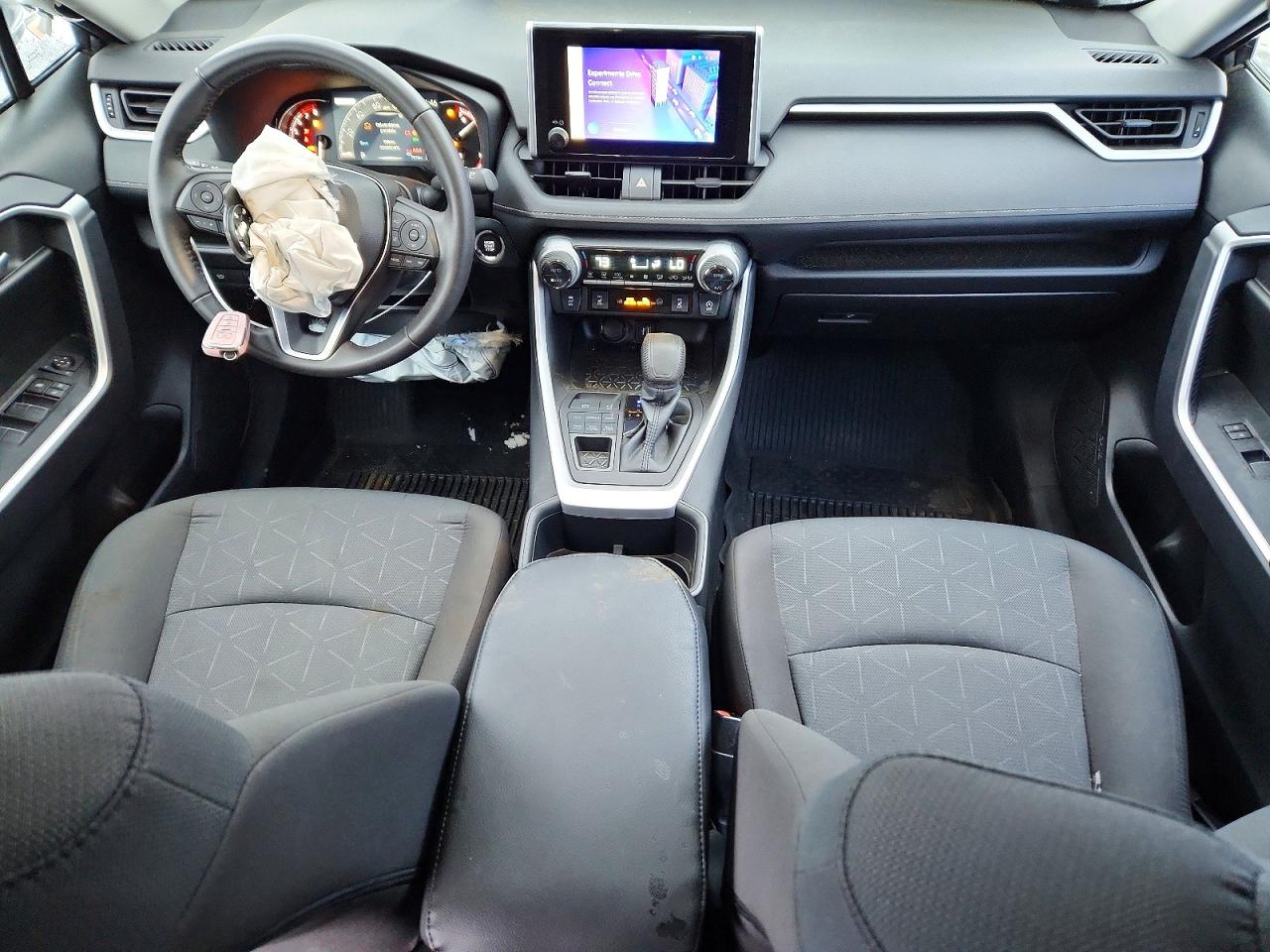 2024 TOYOTA RAV4 XLE photo 8