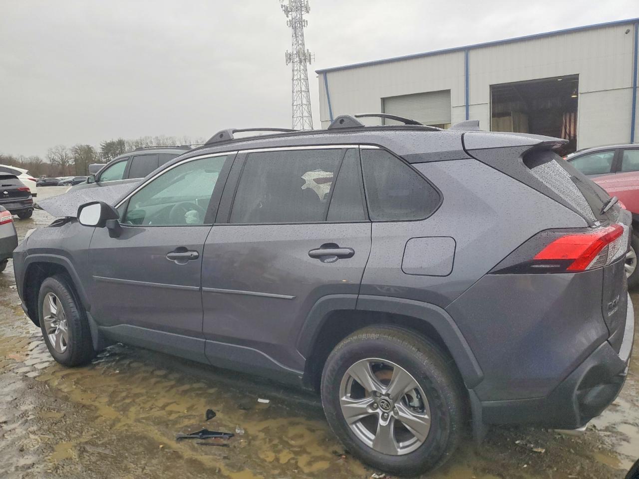 2024 TOYOTA RAV4 XLE photo 2