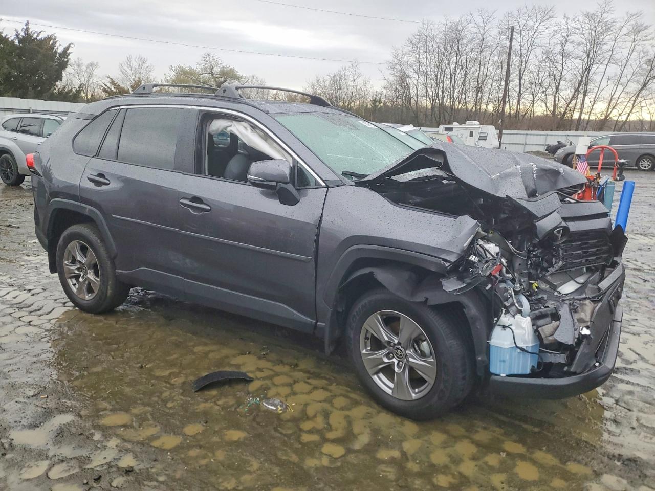 2024 TOYOTA RAV4 XLE photo 4