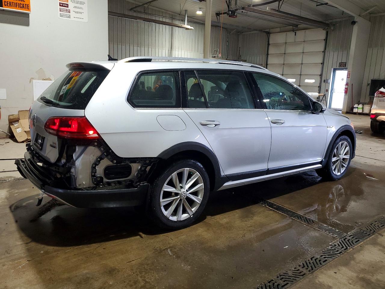 2017 VOLKSWAGEN GOLF ALLTRACK S photo 3