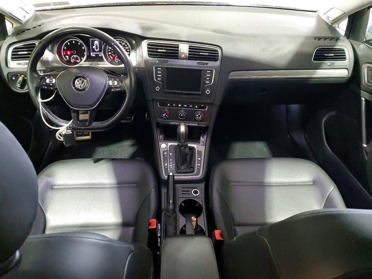 2017 VOLKSWAGEN GOLF ALLTRACK S photo 8