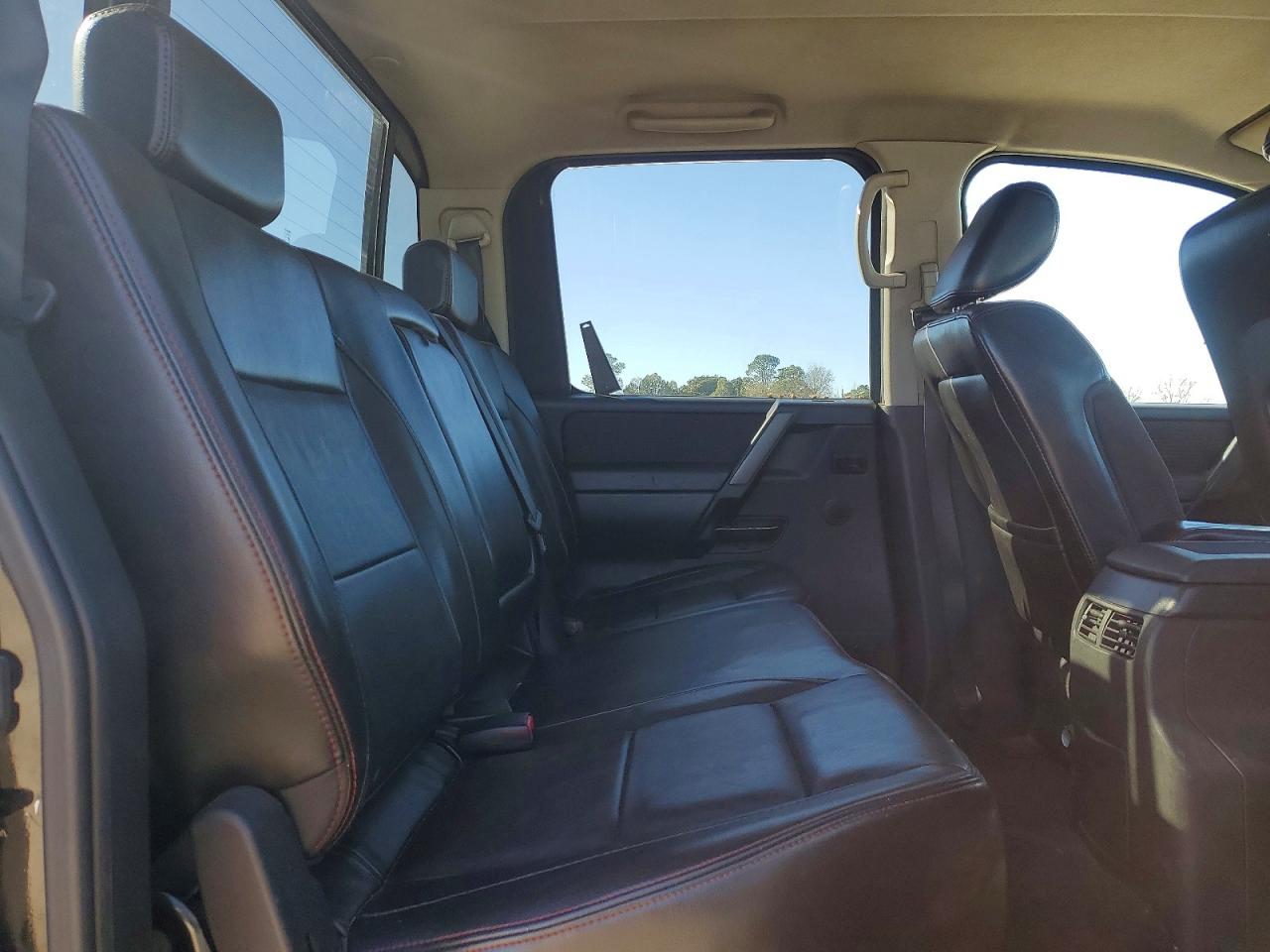 2011 NISSAN TITAN S photo 10