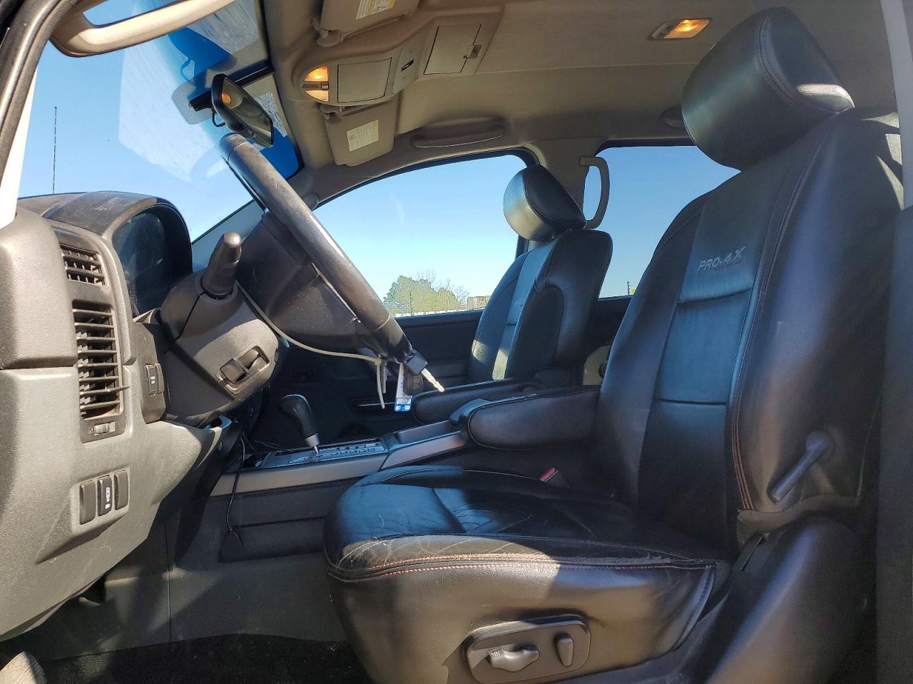 2011 NISSAN TITAN S photo 7