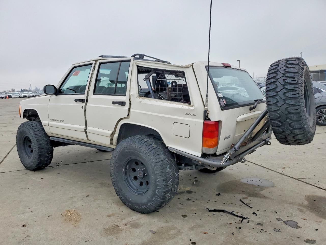 1999 JEEP CHEROKEE SPORT photo 2