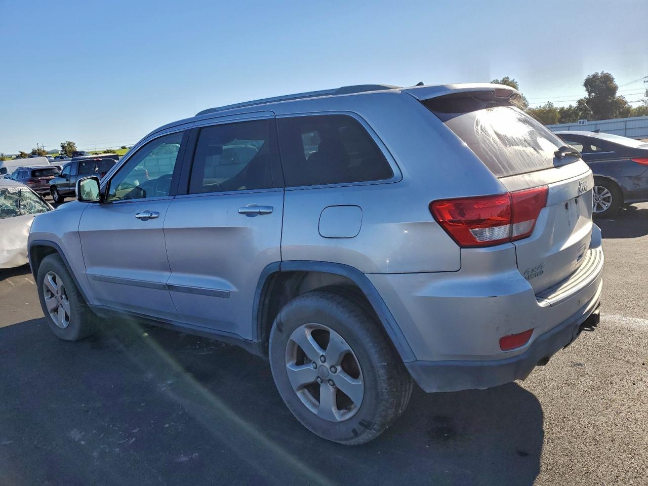 2011 JEEP GRAND CHEROKEE LIMITED photo 2