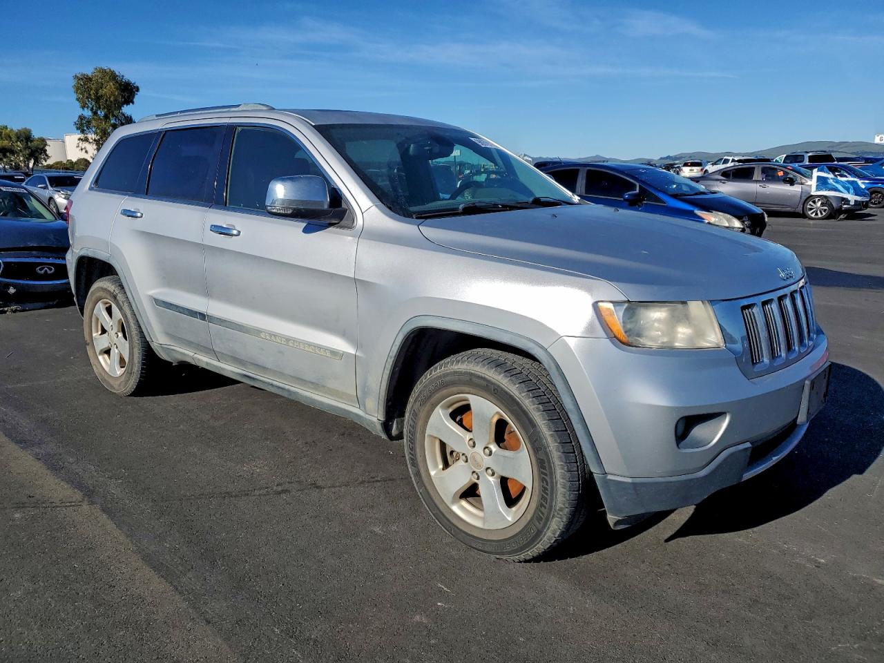 2011 JEEP GRAND CHEROKEE LIMITED photo 4