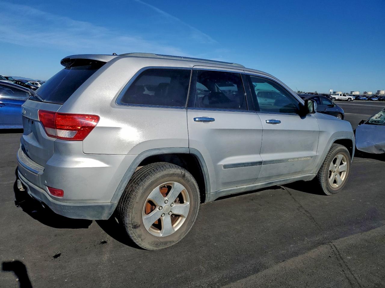 2011 JEEP GRAND CHEROKEE LIMITED photo 3
