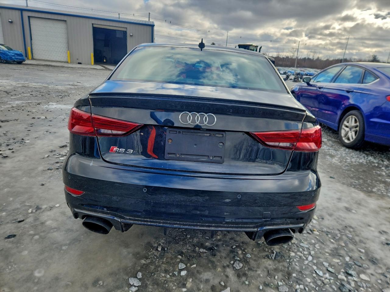 2018 AUDI RS3 photo 11
