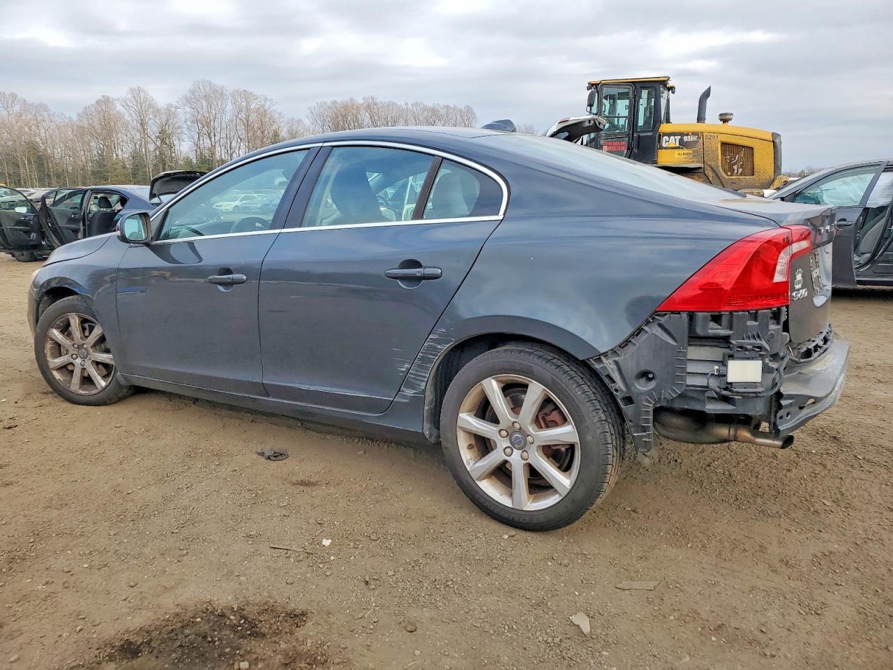 2016 VOLVO S60 PREMIER photo 4
