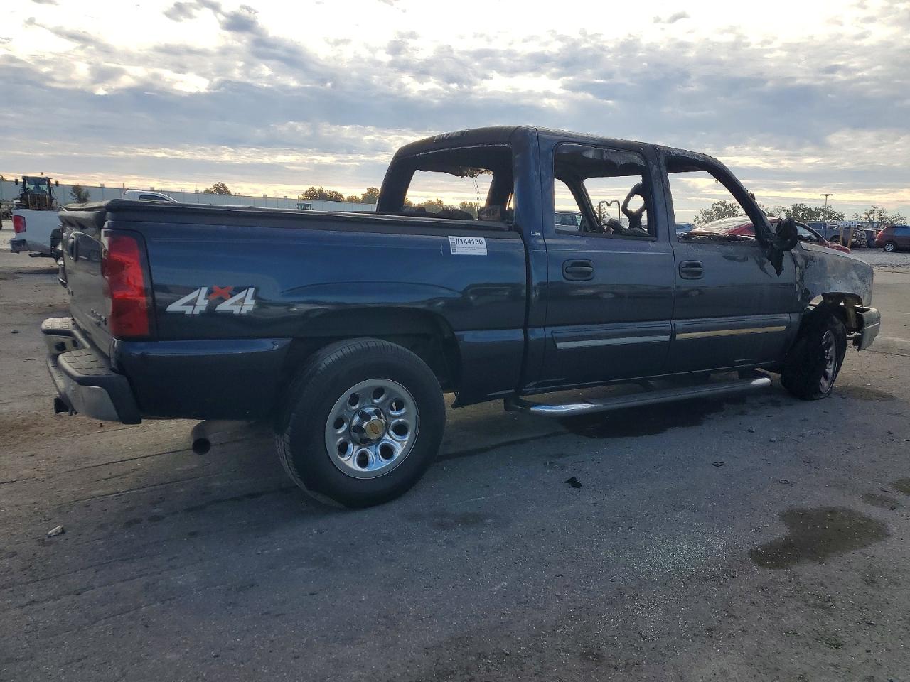 2005 CHEVROLET SILVERADO K1500 photo 3