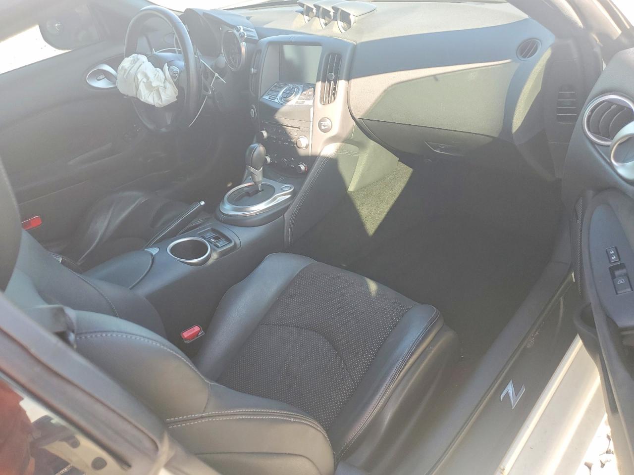 2018 NISSAN 370Z BASE photo 8