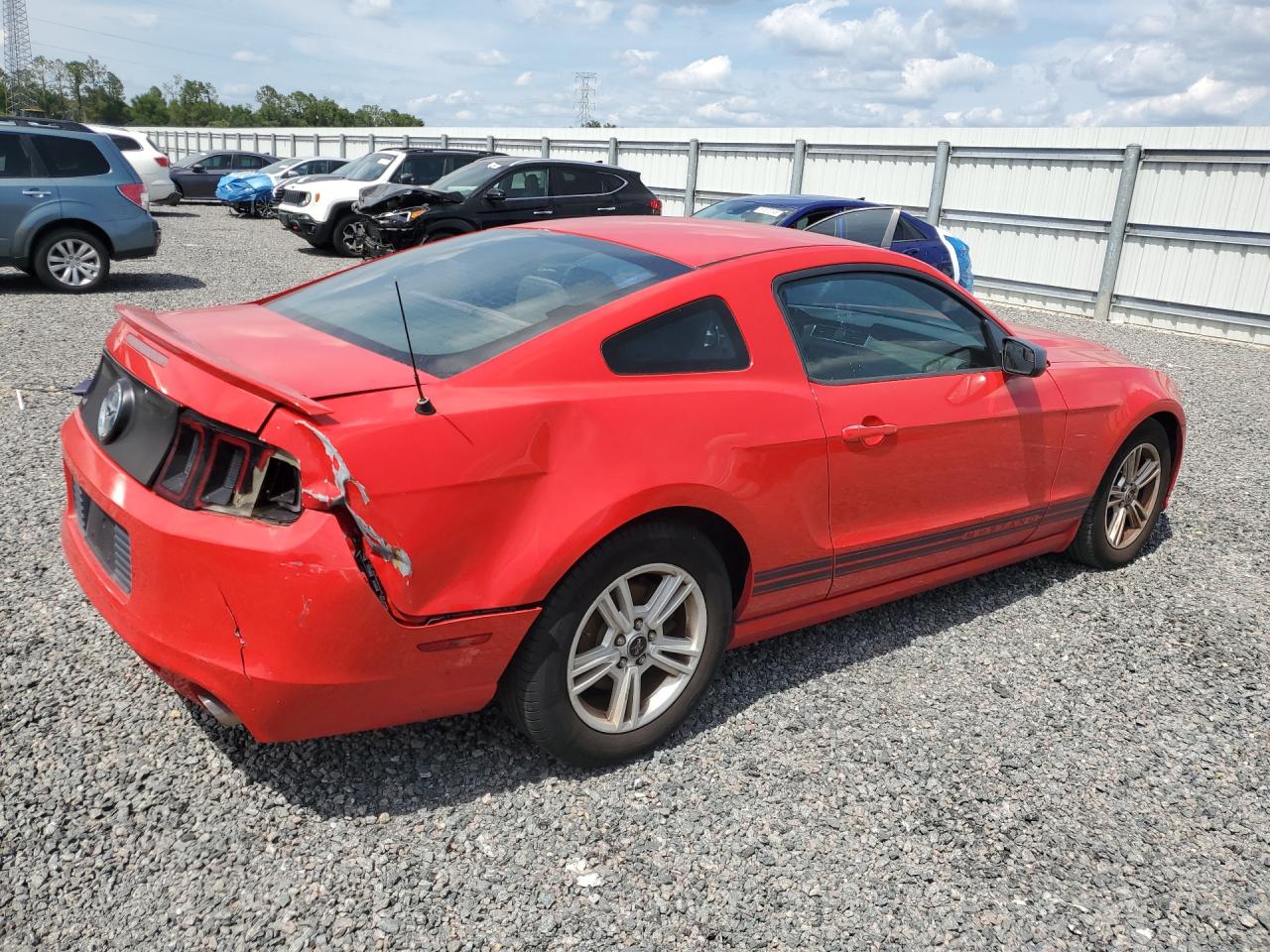 2013 FORD MUSTANG photo 7