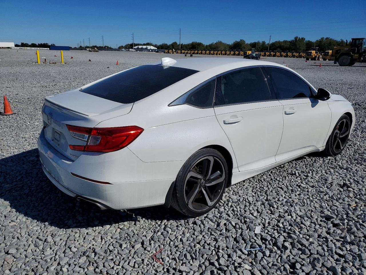 2018 HONDA ACCORD SPORT photo 3
