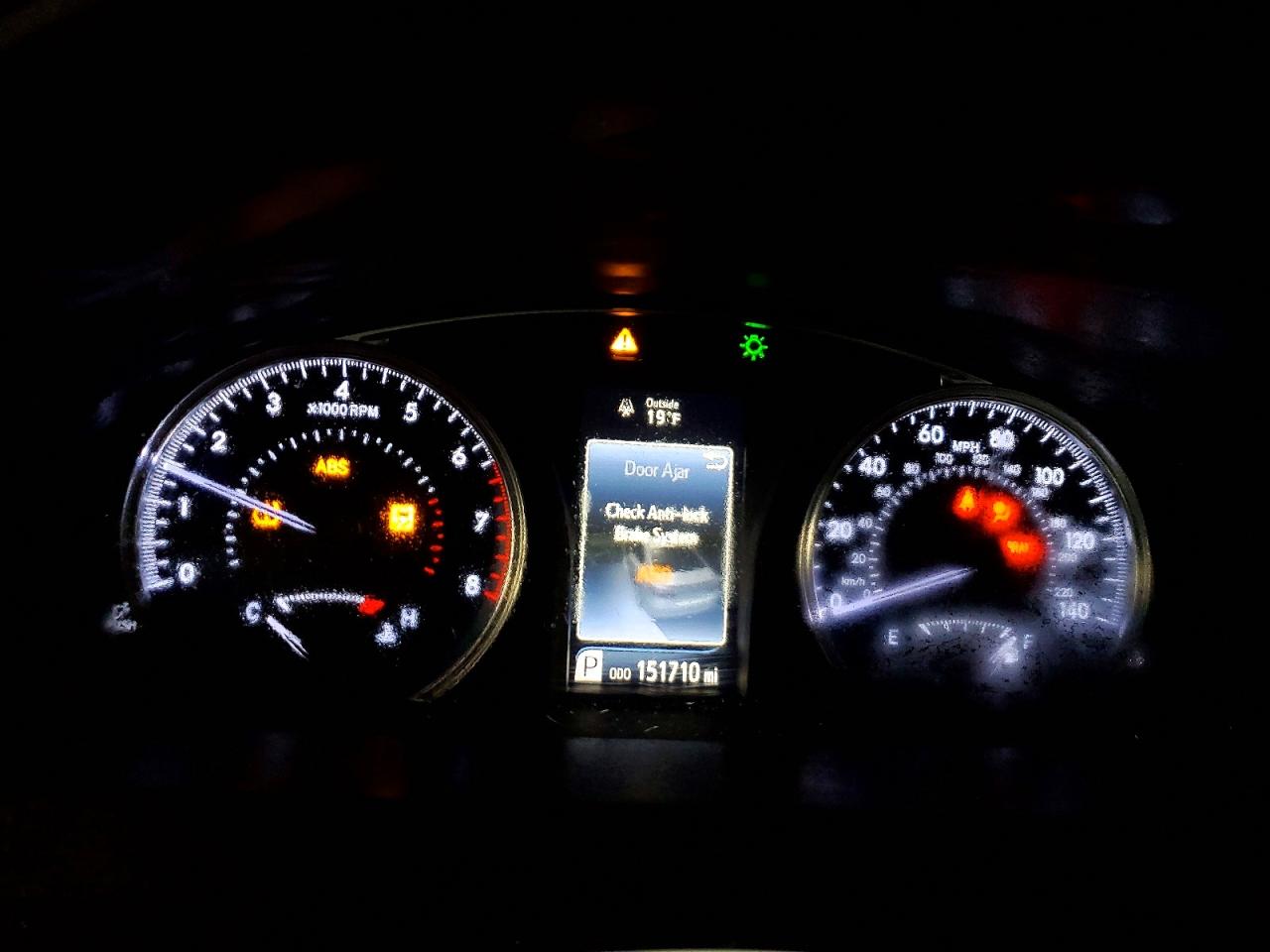 2015 TOYOTA CAMRY LE photo 9