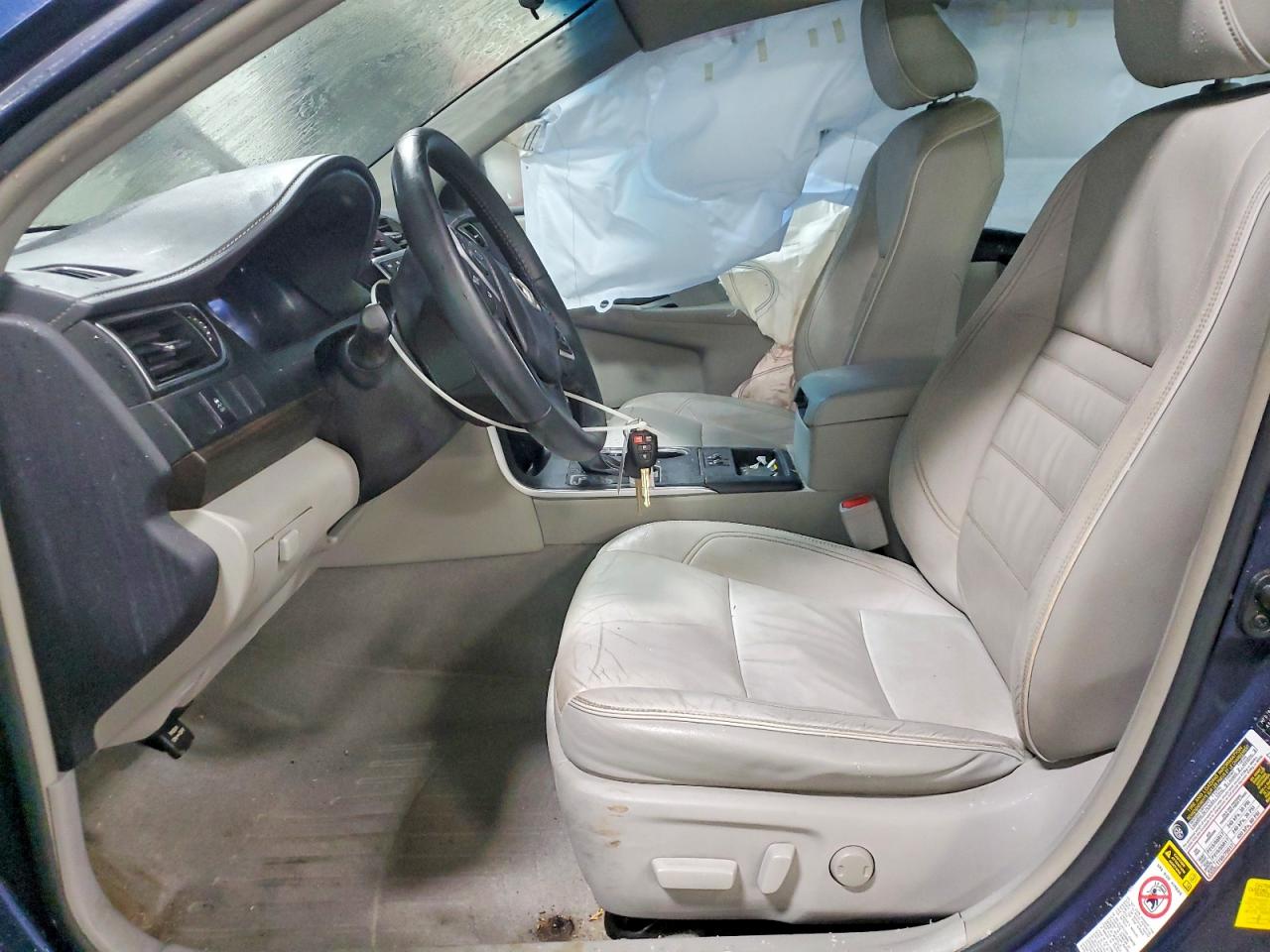 2015 TOYOTA CAMRY LE photo 7