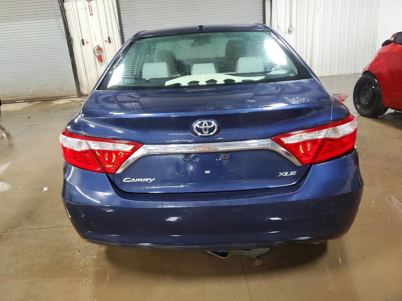 2015 TOYOTA CAMRY LE photo 6