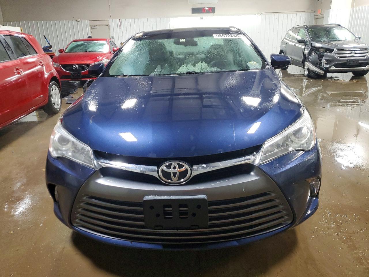 2015 TOYOTA CAMRY LE photo 5