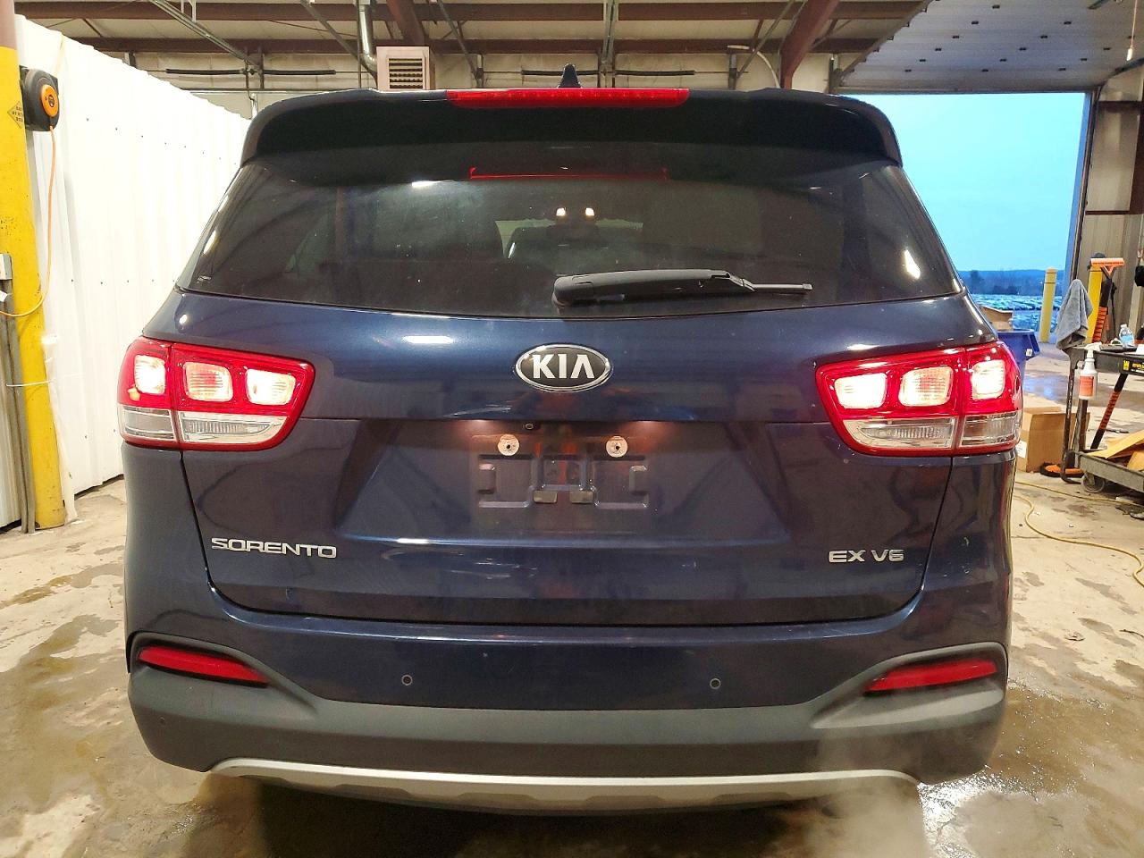 2017 KIA SORENTO EX photo 6