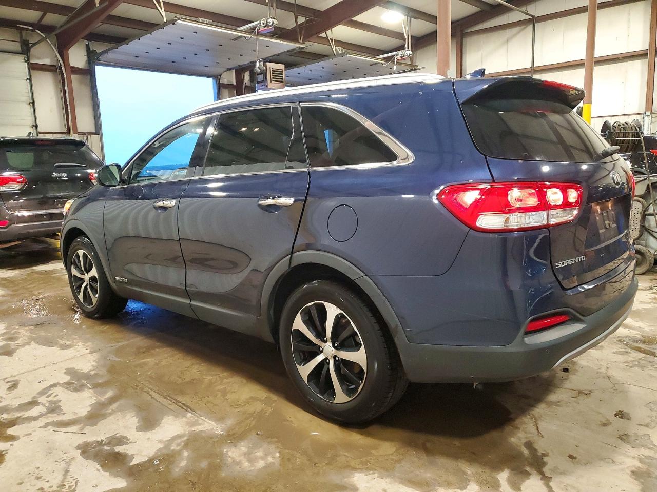 2017 KIA SORENTO EX photo 2