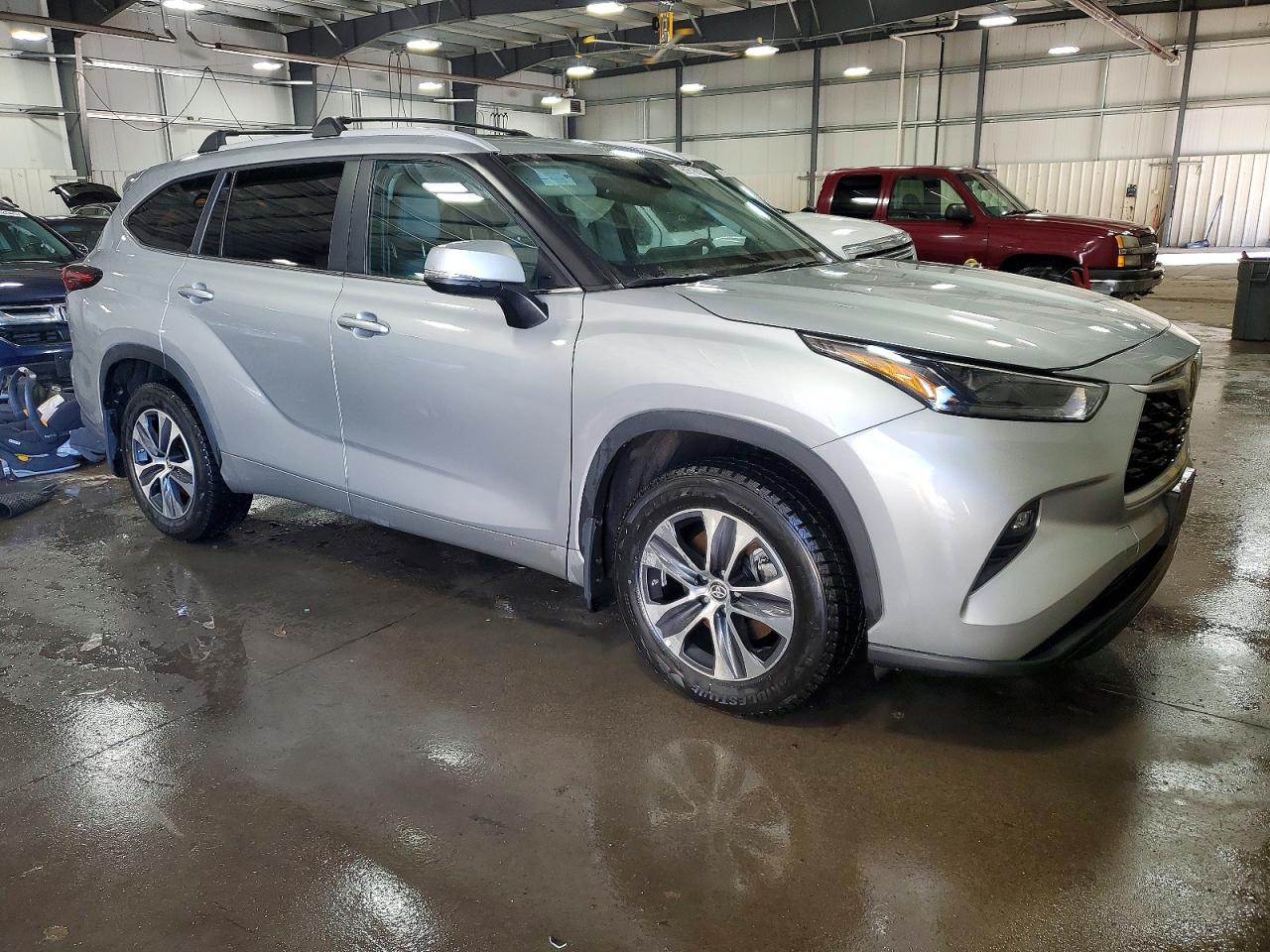 2024 TOYOTA HIGHLANDER LE photo 4