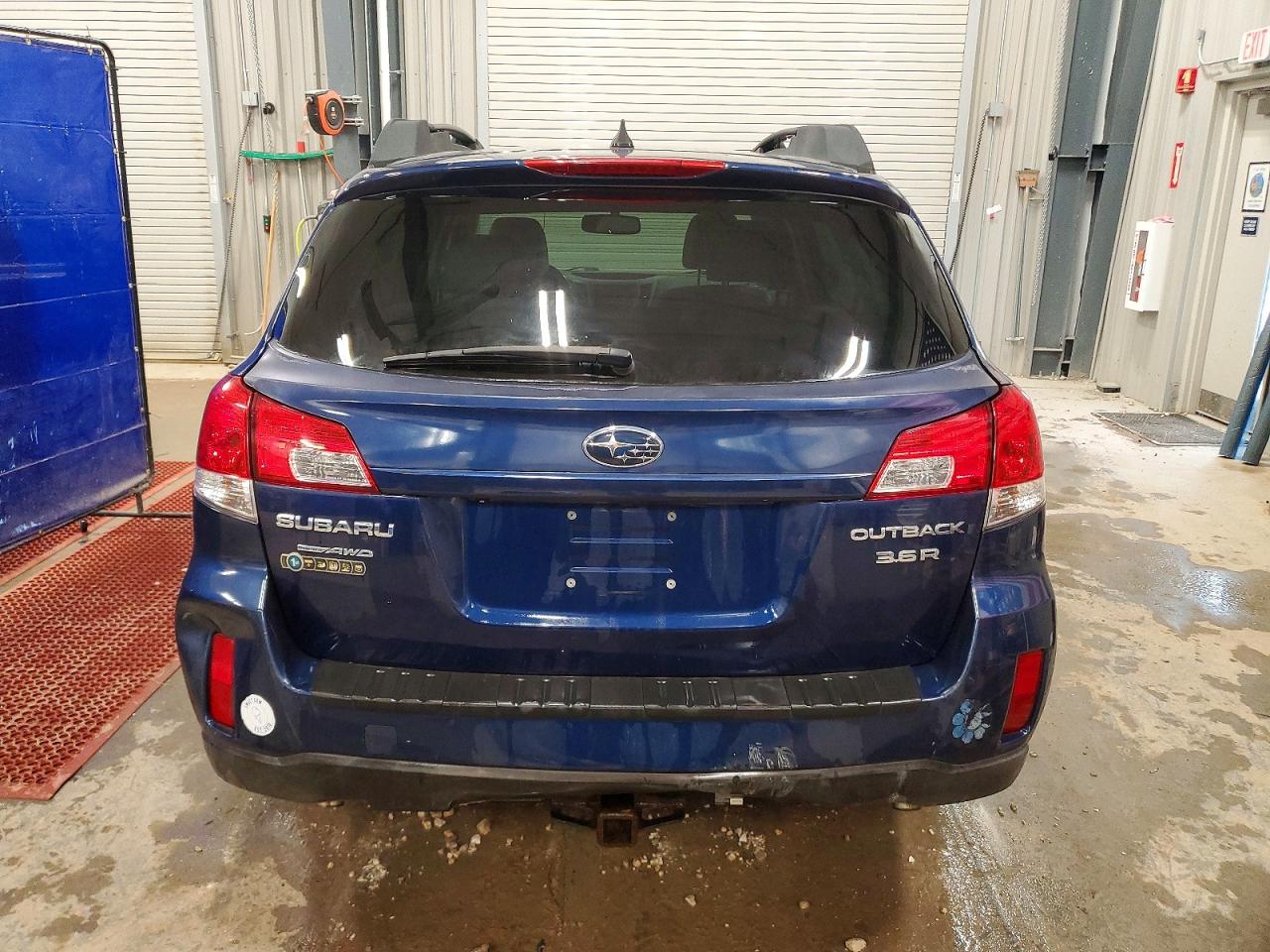 2011 SUBARU OUTBACK 3.6R LIMITED photo 6