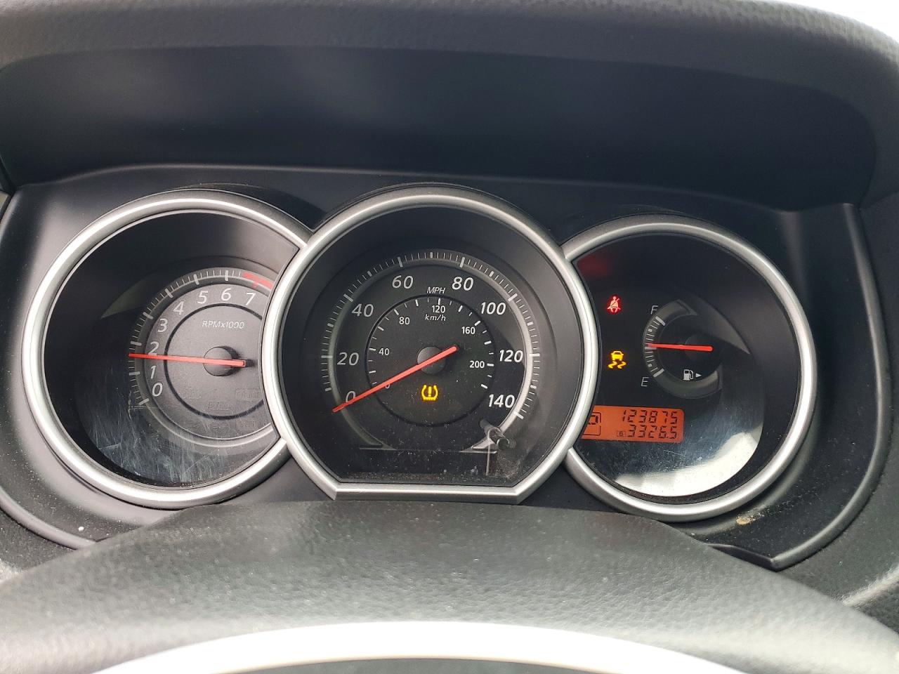 2012 NISSAN VERSA S photo 25