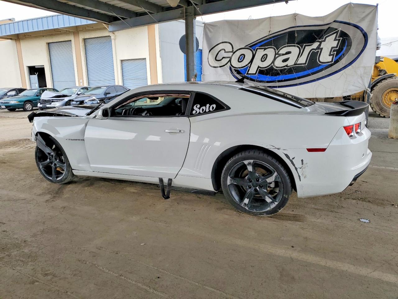 2011 CHEVROLET CAMARO LT photo 2