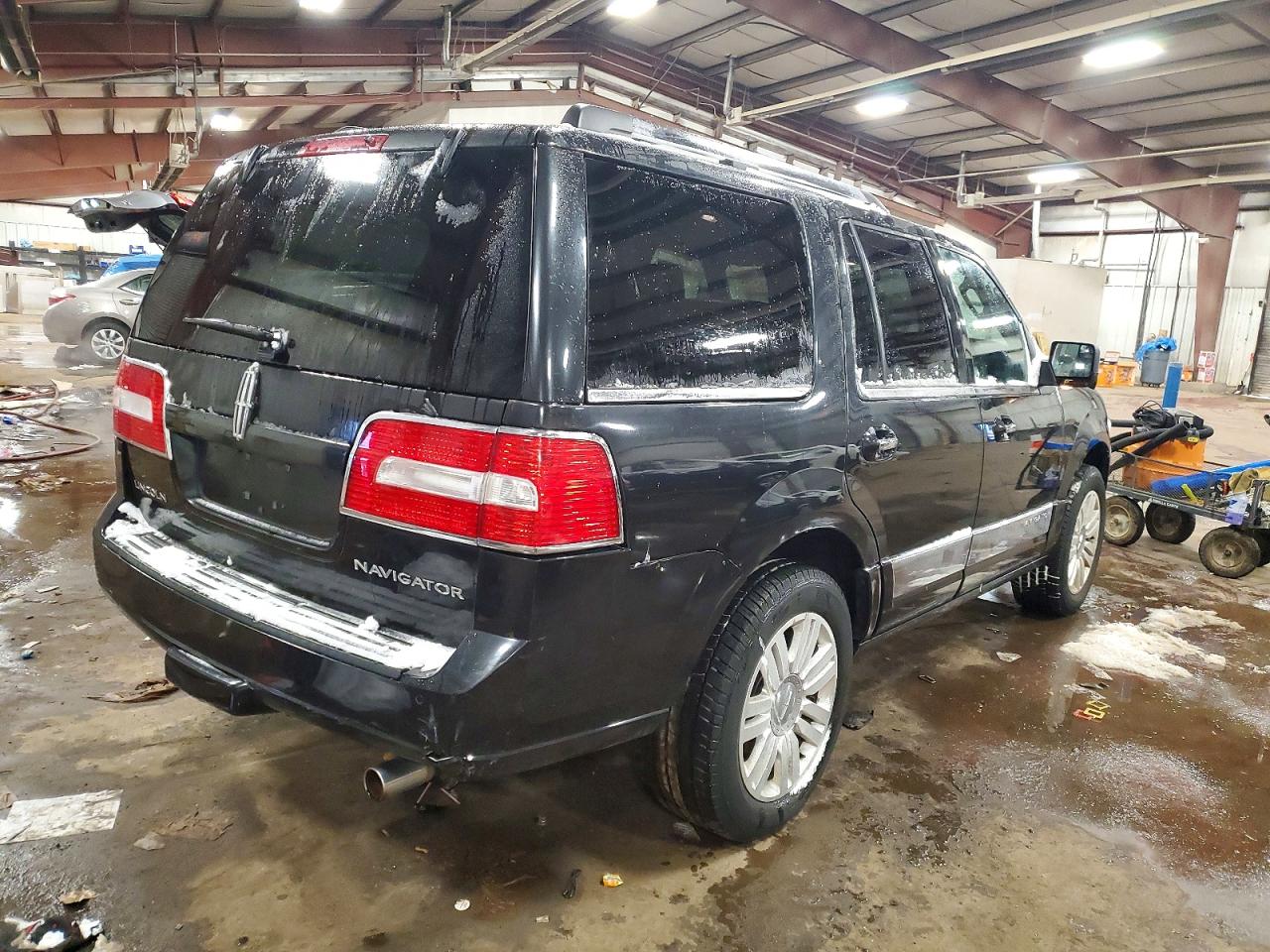2013 LINCOLN NAVIGATOR photo 5