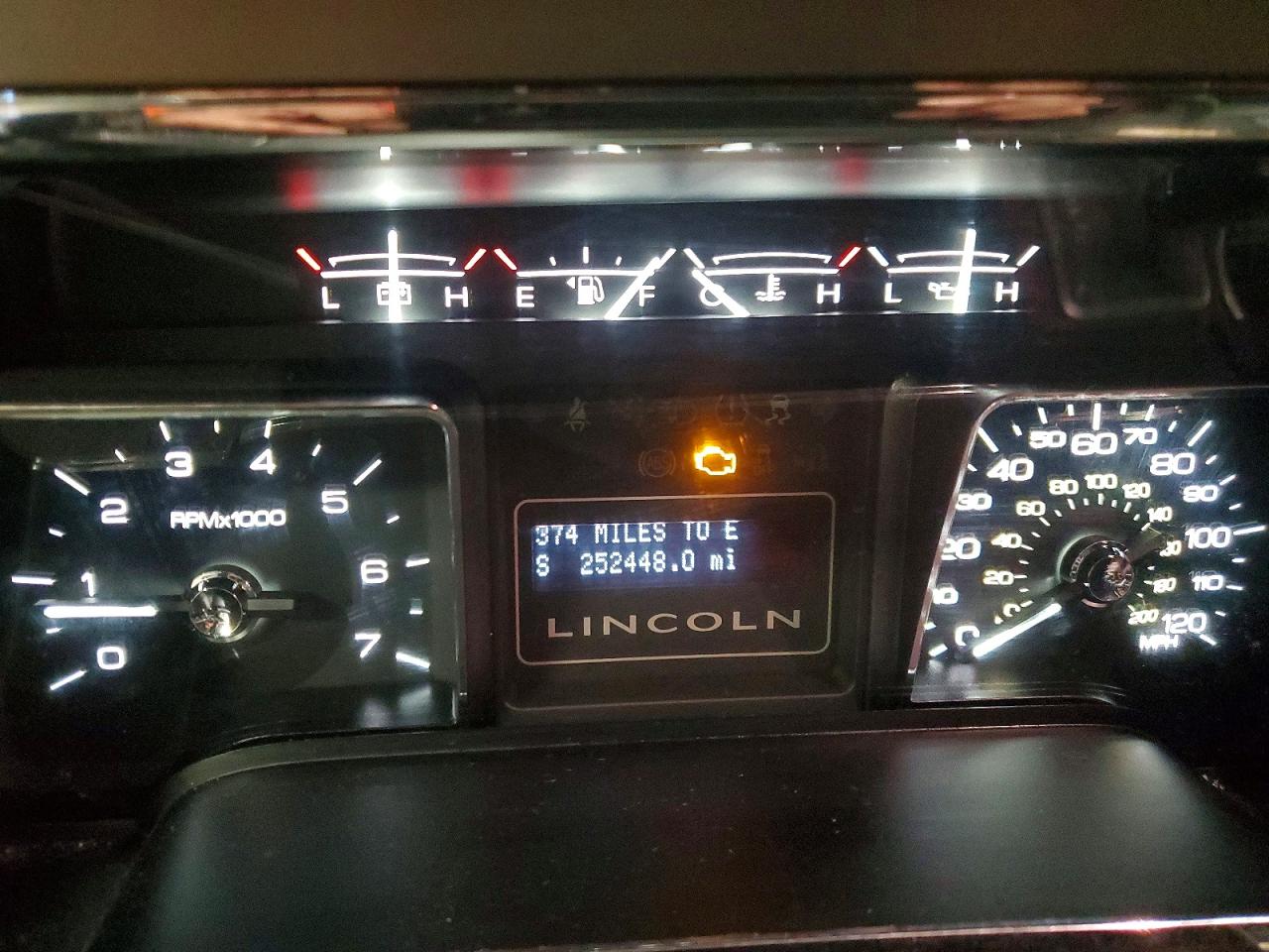 2013 LINCOLN NAVIGATOR photo 17