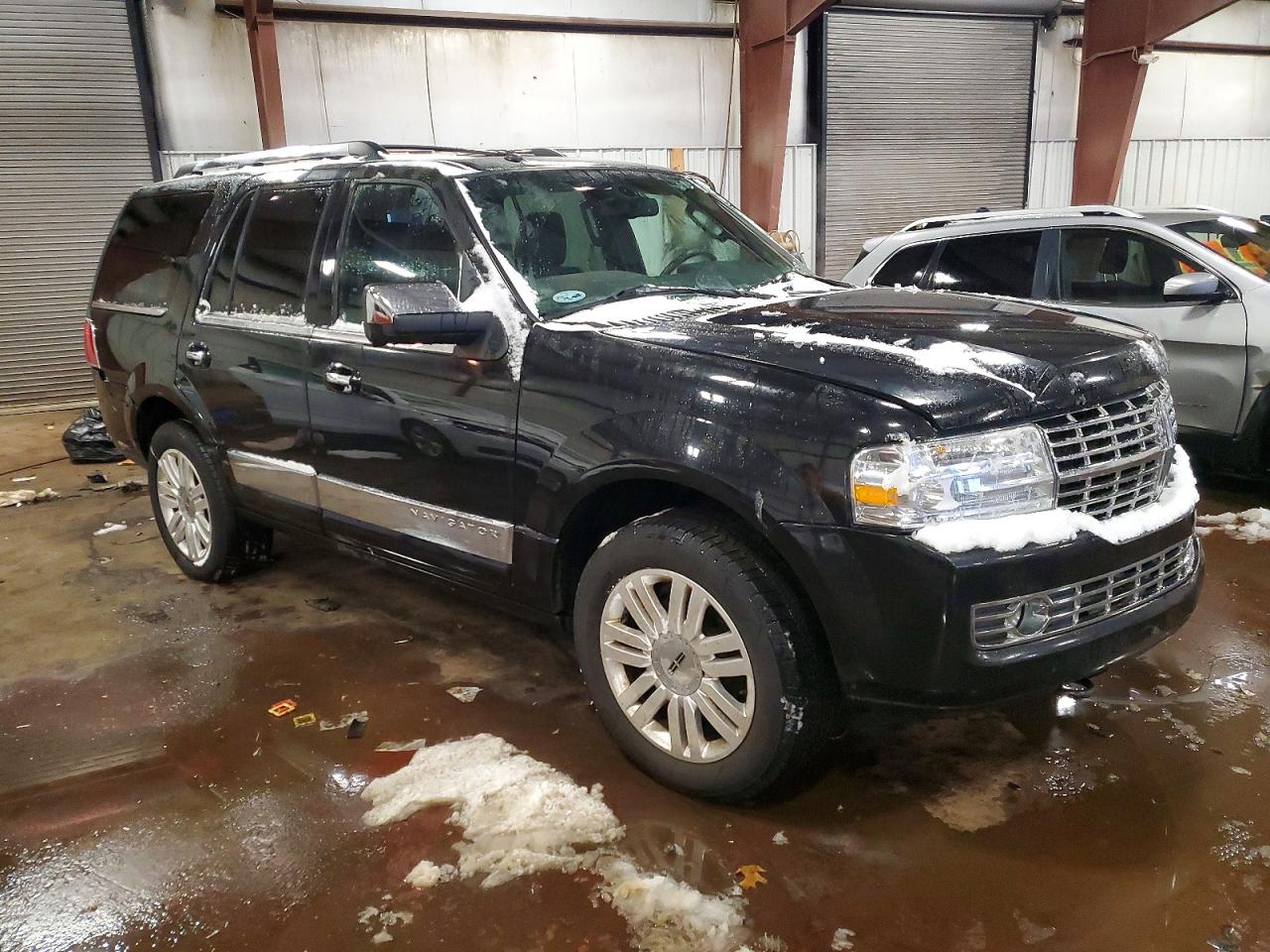 2013 LINCOLN NAVIGATOR photo 7