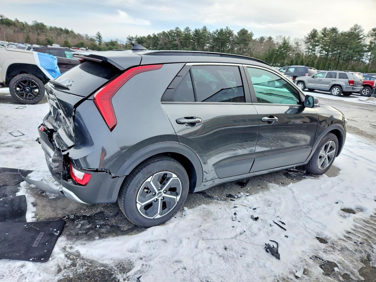 2024 KIA NIRO EX photo 3