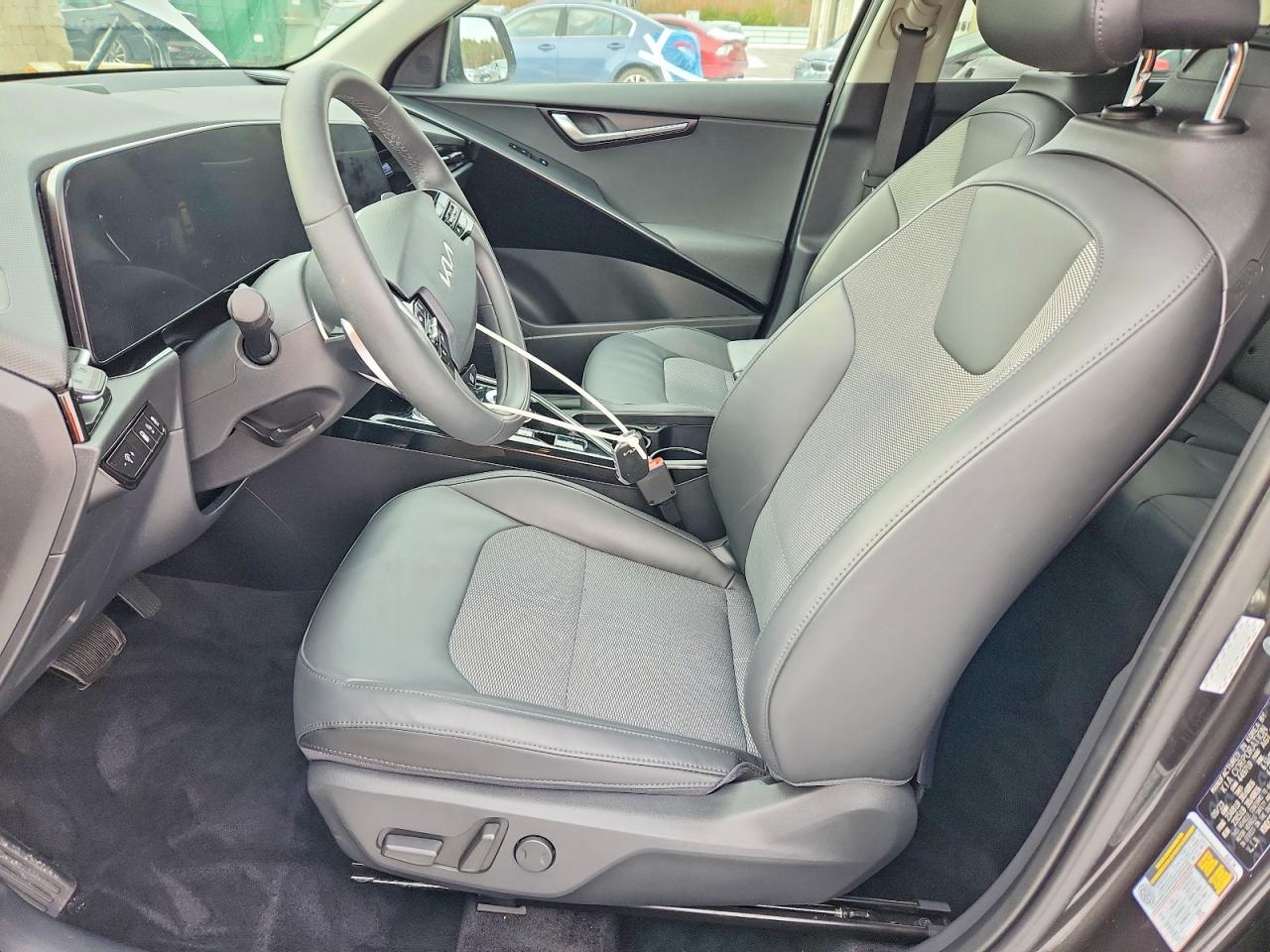 2024 KIA NIRO EX photo 7