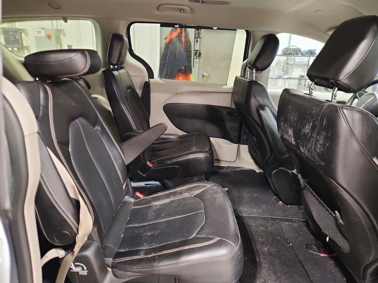 2020 CHRYSLER VOYAGER LXI photo 11