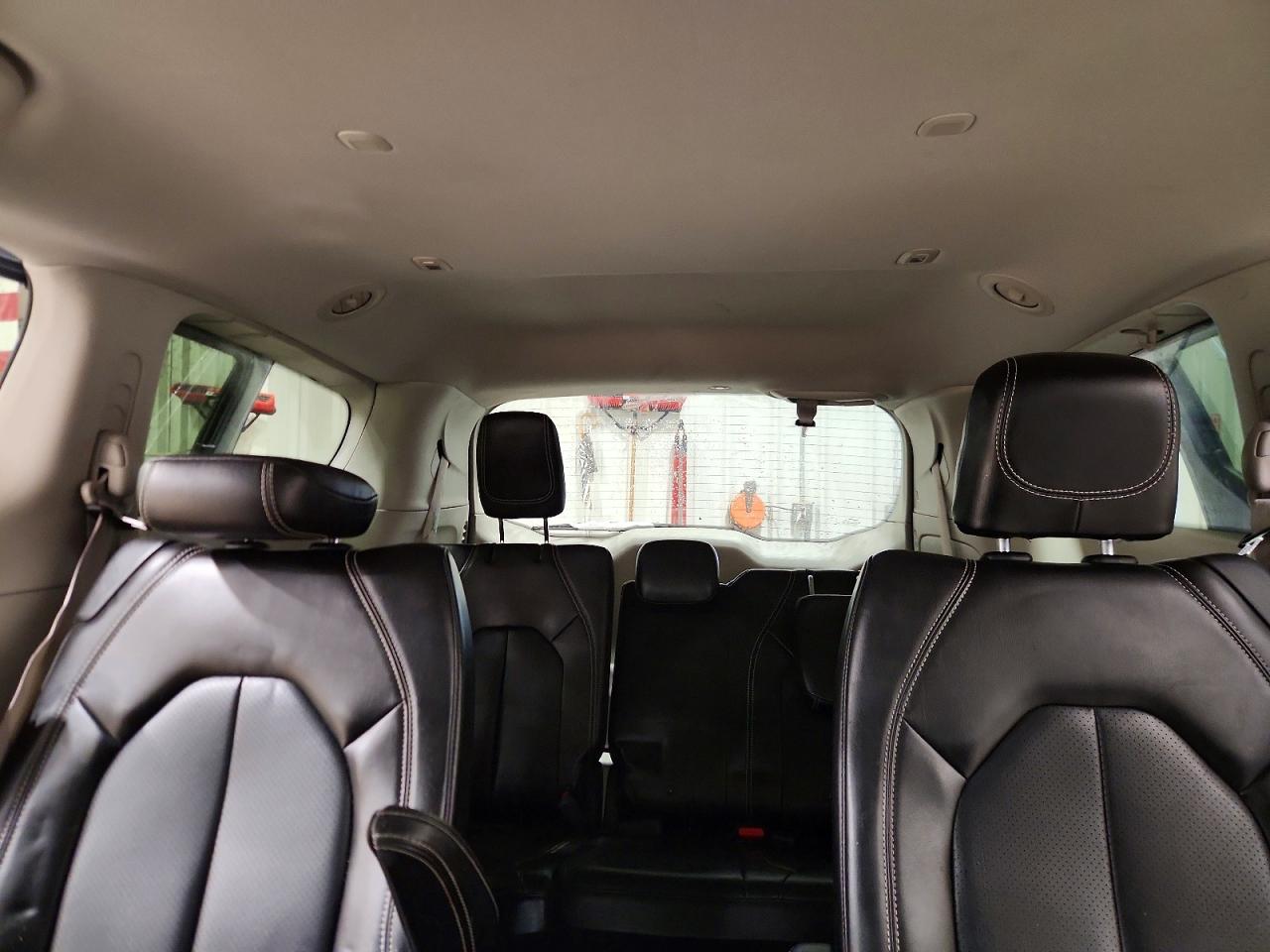 2020 CHRYSLER VOYAGER LXI photo 10