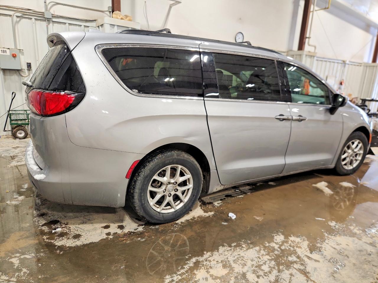 2020 CHRYSLER VOYAGER LXI photo 3