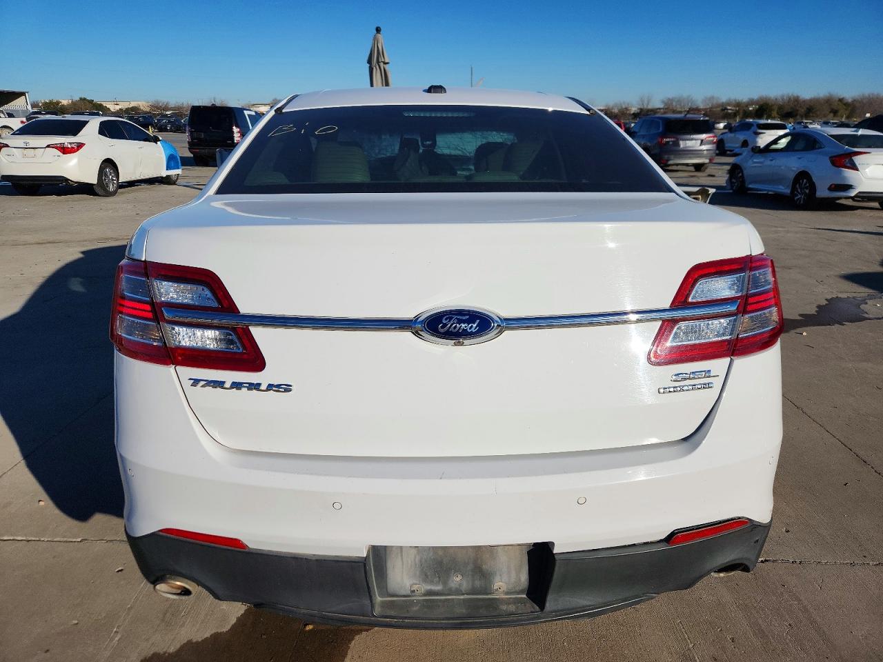 2015 FORD TAURUS SEL photo 21