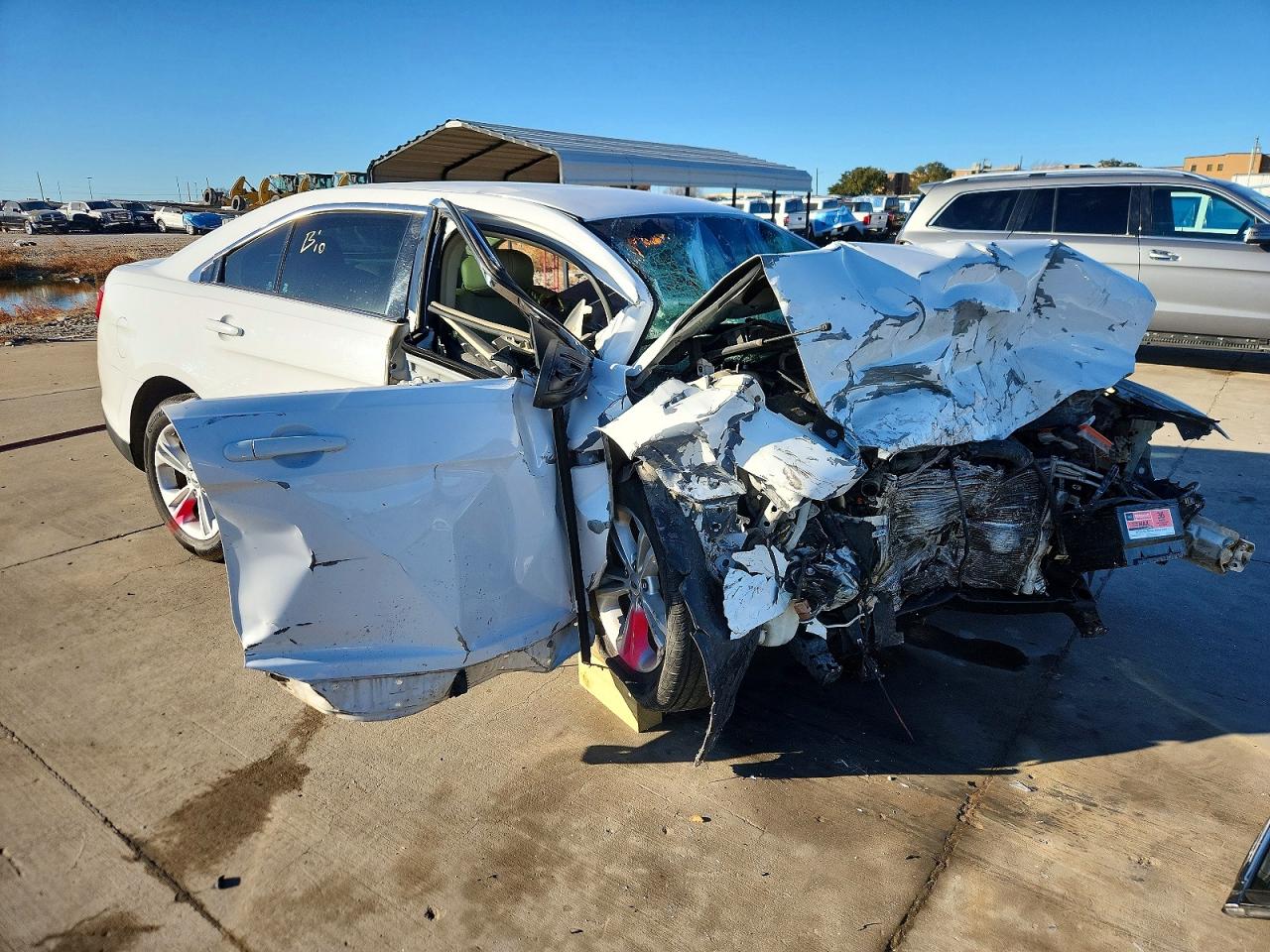 2015 FORD TAURUS SEL photo 13