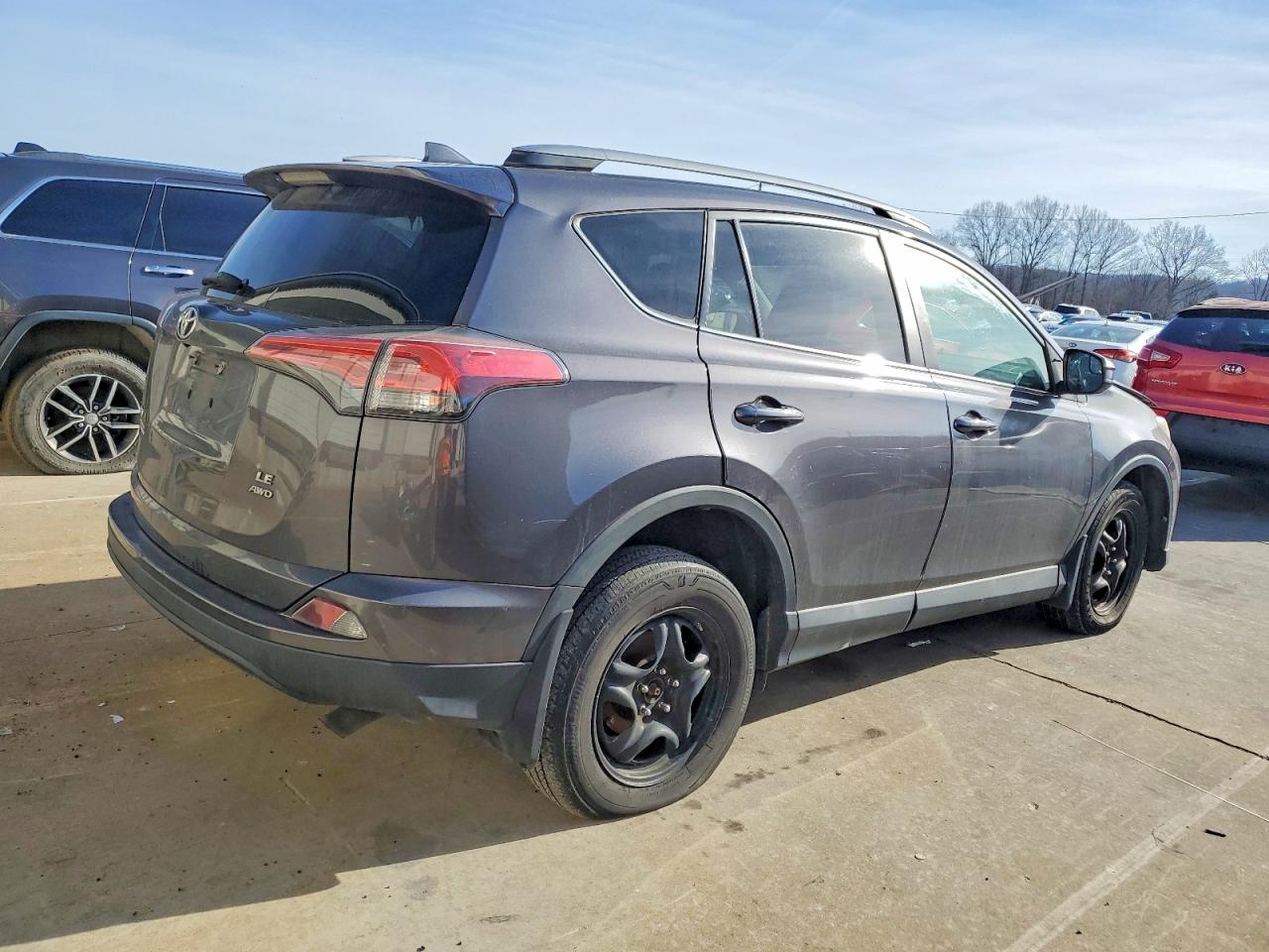 2017 TOYOTA RAV4 LE photo 5