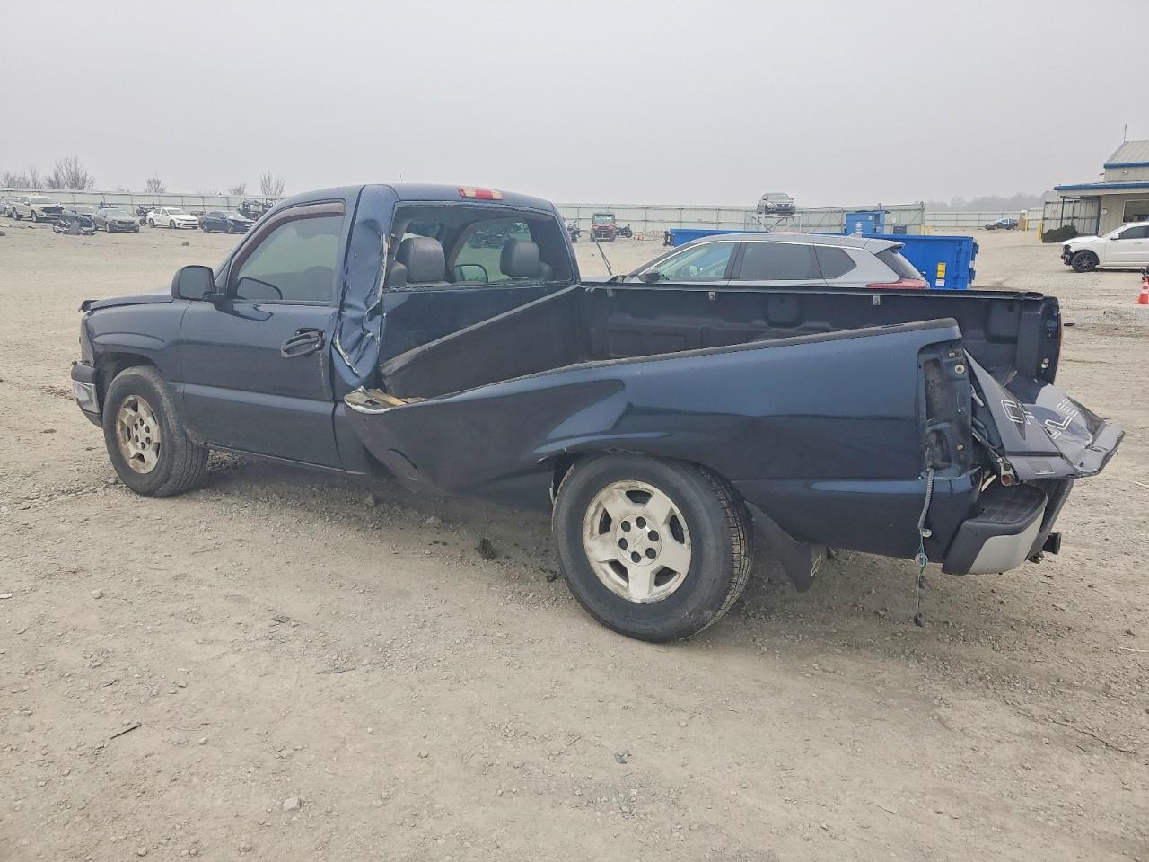2006 CHEVROLET SILVERADO C1500 photo 2