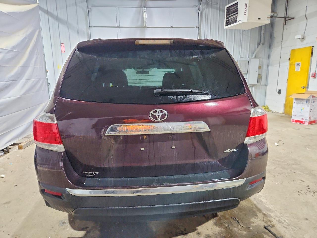 2013 TOYOTA HIGHLANDER BASE photo 6