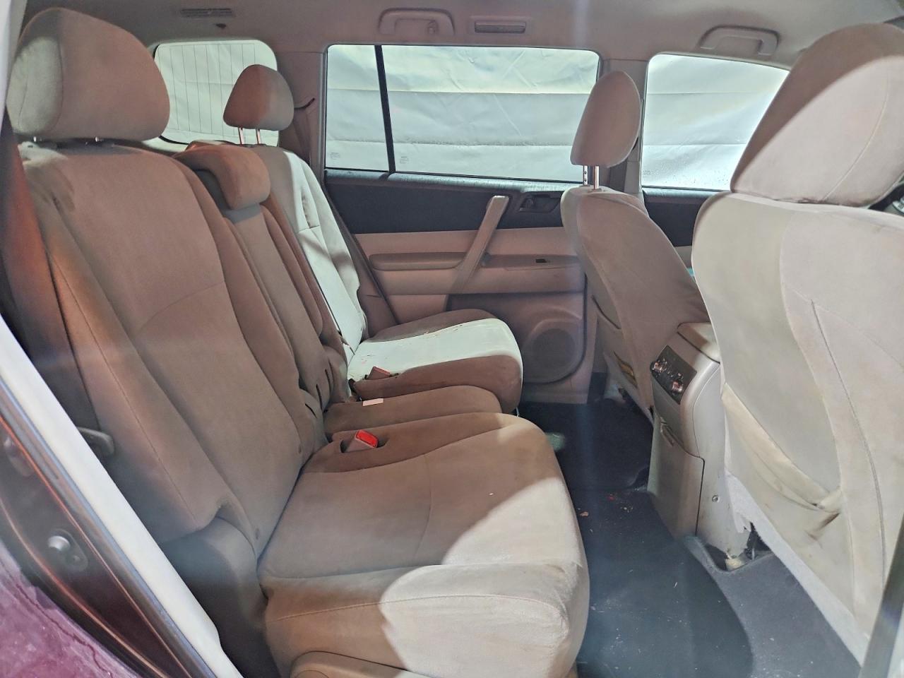 2013 TOYOTA HIGHLANDER BASE photo 11
