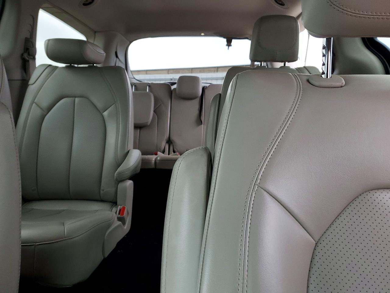 2021 CHRYSLER VOYAGER LXI photo 10