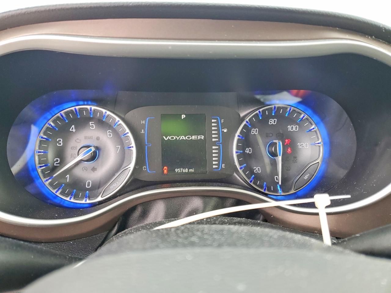 2021 CHRYSLER VOYAGER LXI photo 9
