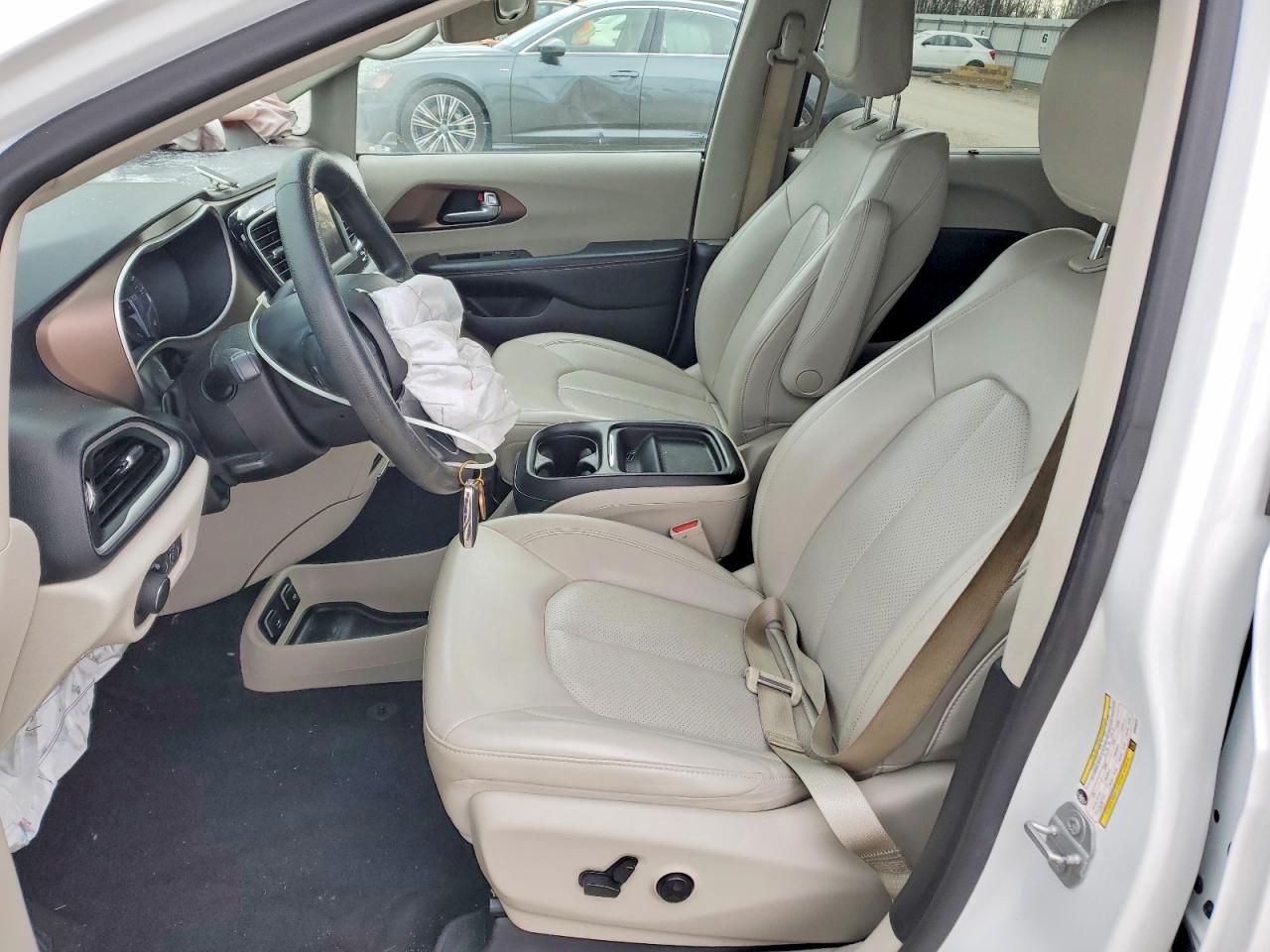 2021 CHRYSLER VOYAGER LXI photo 7
