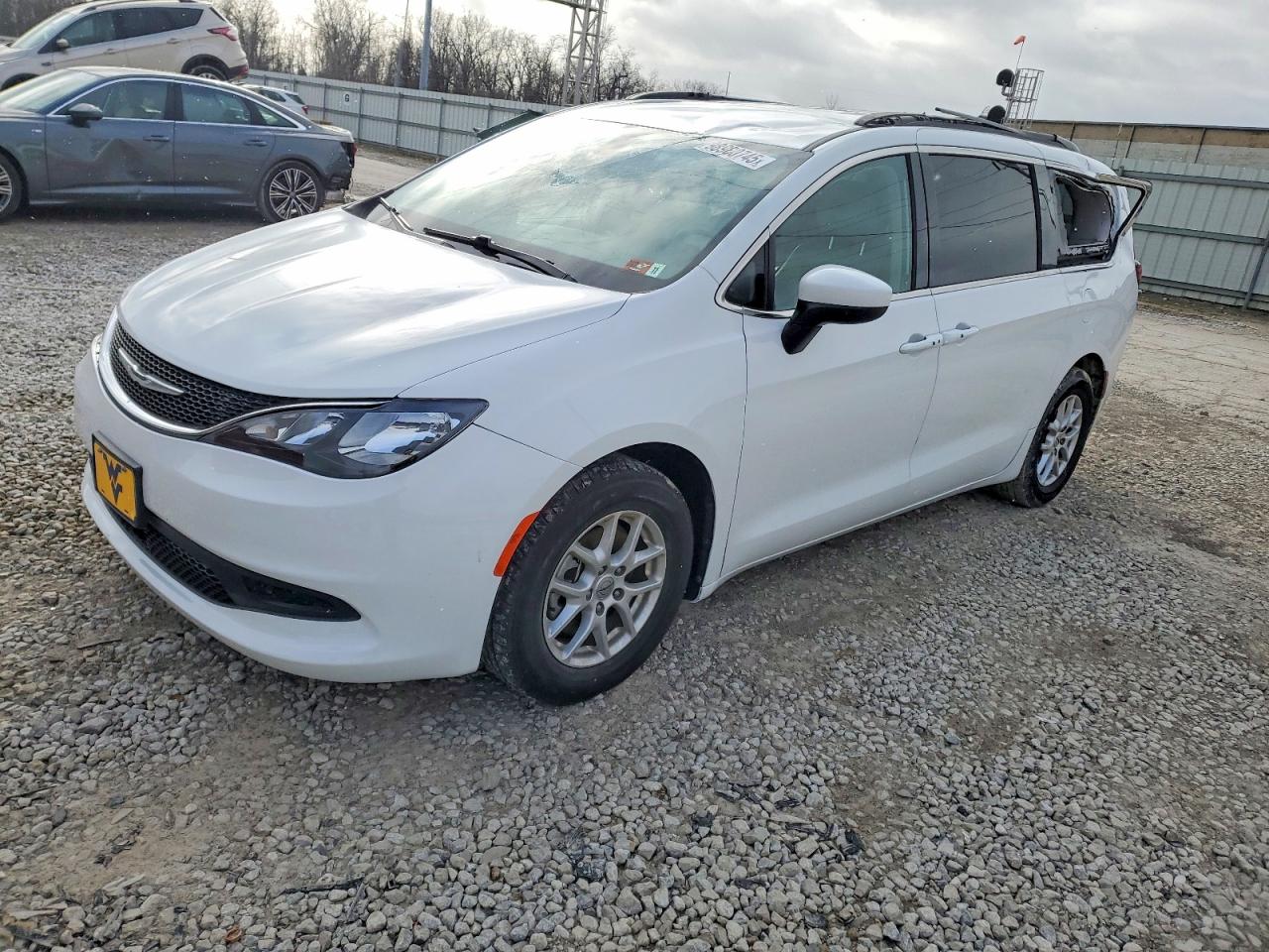 2021 CHRYSLER VOYAGER