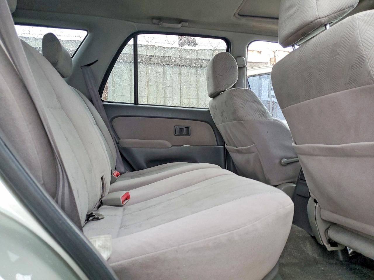 2001 TOYOTA 4RUNNER SR5 photo 11