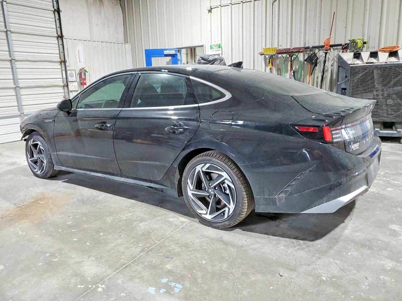 2026 HYUNDAI SONATA SEL SPORT photo 2